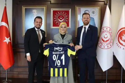 Fenerbahçe'den Bakan Mahinur Özdemir Göktaş'a ziyaret