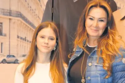 Anne kız alışverişte