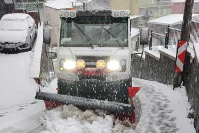Bursa Osmangazi’nin yüksek kesimlerinde kar mesaisi