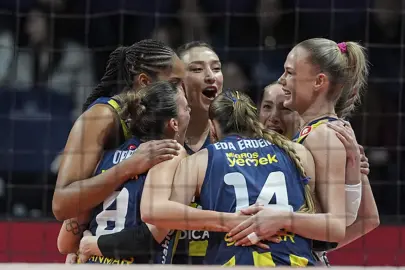 Fenerbahçe Medicana, Galatasaray Daikin’e deplasmanda set vermedi!