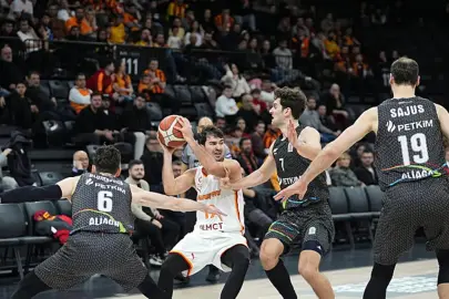 Galatasaray MCT Technic, Aliağa Petkimspor’u farklı geçti!