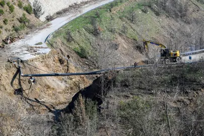 İzmir Ödemiş'te çöken yolda çalışmalar başladı