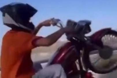 Motosiklette akrobatik hareketler yapan sürücüye 77 bin lira ceza