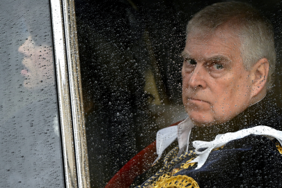 Prenslikten oldu tahtı da kaybedecek