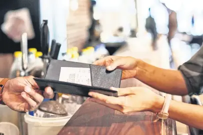 Servis ücretini menüye yansıtana ceza kesiliyor