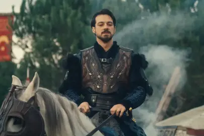 Sultan Orhan’ın hükmü kesin: “Bu iblisin yeri Türk’ün ayağının altıdır.”