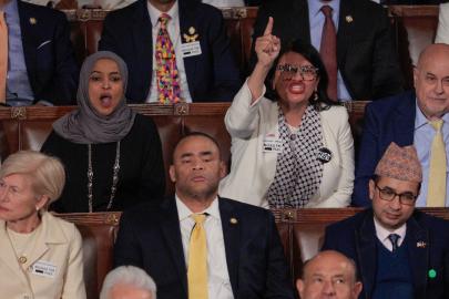 Trump, kendisini protesto eden Müslüman Kongre üyelerinin sınır dışı edilmesini istedi