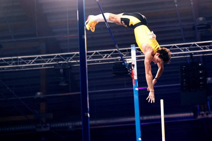 Duplantis 15'inci kez dünya rekorunu kırdı