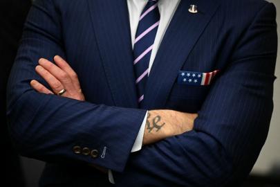 Haç, kılıç, kafir. ABD'nin Savaş Bakanı Hegseth'in dövmeleri ne anlama geliyor?