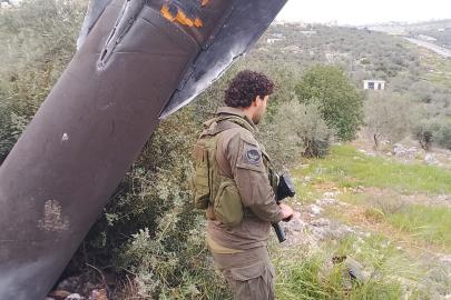 İran'ın İsrail'e gönderdiği füze patlamadan düştü. Füzeyi NTV ekibi görüntüledi