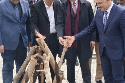 Patnos’ta baharın coşkusu: Nevruz ateşi birlik için yandı