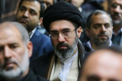 Savaşın ilk günü babası öldü, kendisi yaralandı. İran'ın yeni lideri nerede?