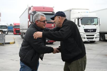 Tır şoförlerinin bayramı yollarda geçiyor