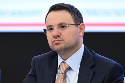 Bakan Gürlek: Hukukta 'siyasetçiye, valiye, belediye başkanına' bakılmaz