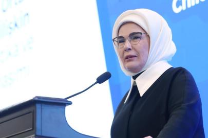 Emine Erdoğan'dan çocukların dijital ortamda korunması programına ilişkin paylaşım