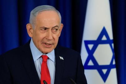 Netanyahu'nun yolsuzluk davasına "savaş" ertelemesi