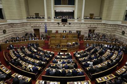 Yunanistan'da yolsuzluk krizi. 13 vekilin dokunulmazlığı kaldırıldı