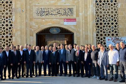 Antalya'da bayramlaşma töreni; Vali Şahin babasıyla geldi