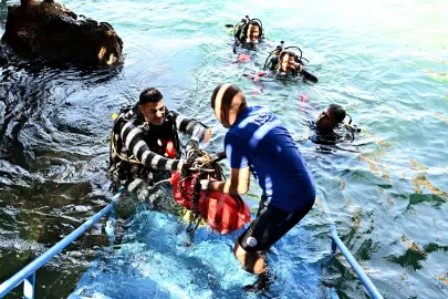 Antalya'da denizden çıkan atıklar sanat eserine dönüşecek