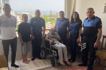 Emekli polise, meslektaşlarından anlamlı destek