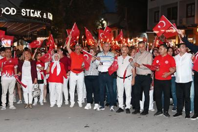 Kemer'de fener alayı ve Dedublüman konseri