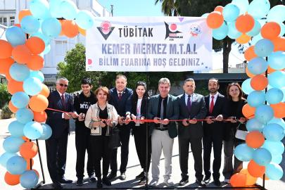 Kemer’de TÜBİTAK 4006 Bilim Fuarı