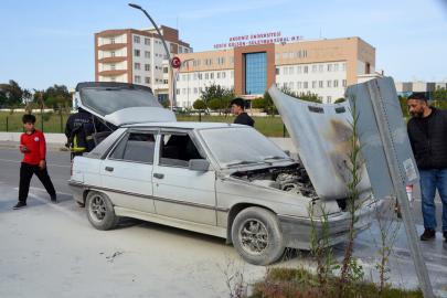 Otomobil seyir halindeyken yandı