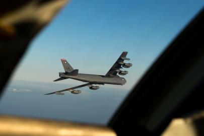 ABD’de B-52 bombardıman uçağı düştü. 8 mürettebat hayatını kaybetti