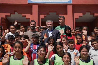 Ağrı’da 14 kütüphane hizmete açıldı, yeni okul projesinin temeli atıldı
