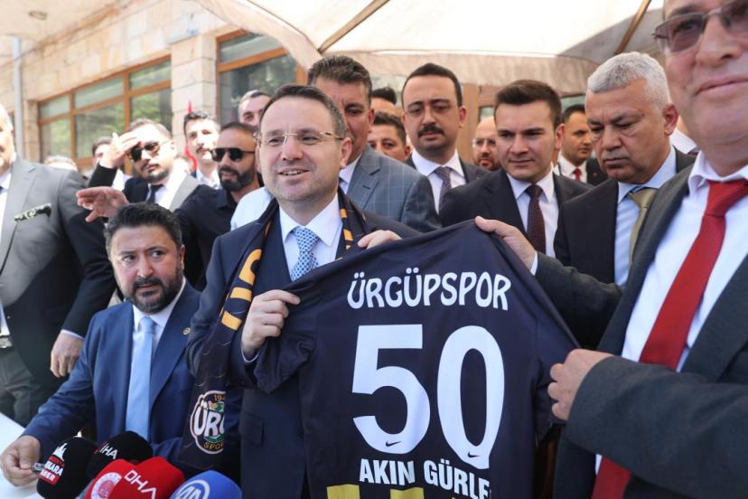 Bakan Gürlek memleketinde vatandaşlarla buluştu