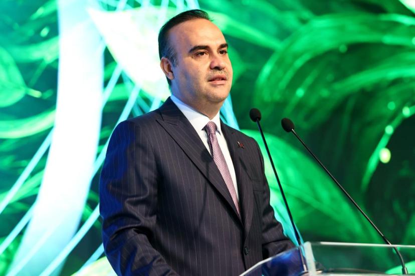 Bakan Kacır: Gelecek nesillere yaşanabilir bir dünya bırakmalıyız