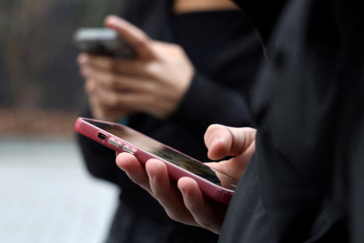 Fransa, 15 yaş altı çocukların sosyal medya erişimini yasakladı