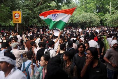 Hindistan'da son durum. Modi yasal düzenleme sözü verdi