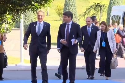 Miçotakis'in yürüyüşü sosyal medyada gündem oldu