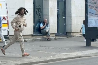 Paris'te bıçaklı saldırı. 3 kadın ağır yaralandı