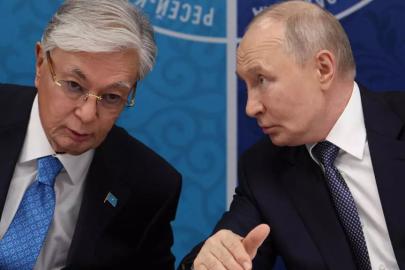 Tokayev Sibirya'da Putin'e seslendi: "Savaşı donduralım"