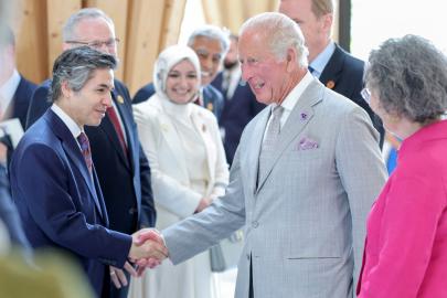 Türkiye'nin desteğiyle inşa edildi. Cambridge Merkez Camisi, İngiltere Kralı Charles'ı ağırladı