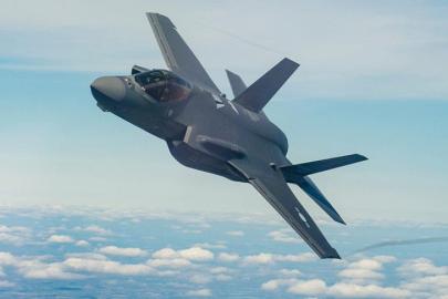 Türkiye'nin F-35 adımı Yunanistan'ı karıştırdı. "Ulusal bir yenilgi"