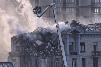 Ukrayna İHA'ları Rusya'da rafineri ve limanı vurdu