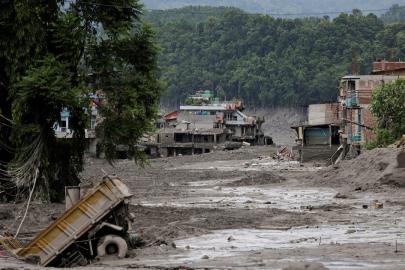 Nepal sel felaketinin yaralarını sarmak için 5 milyar dolar istiyor