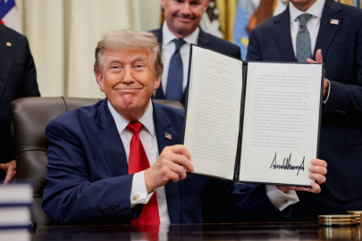 Trump ısrarcı. ABD doğumla vatandaşlığı kısıtlıyor
